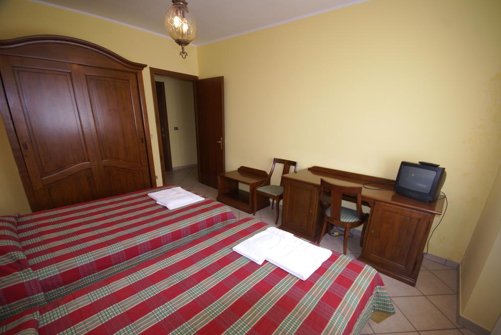 Hotel Londra Acceglio Cameră foto